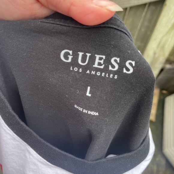 NWOT GUESS MENS TEE - Picture 3 of 3
